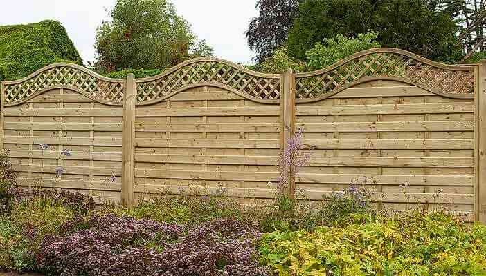 this image can be described using our list of garden fencing terms, garden fencing words, garden fencing vocabulary and garden fencing jargon