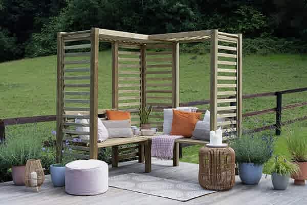 This image shows one of our budget garden ideas which include garden ideas on a budget, cheap garden ideas, patio garden ideas on a budget, cheap ideas for raised garden beds, low-maintenance garden ideas on a budget and garden painting ideas