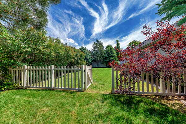 a photo of a DIY picket fence