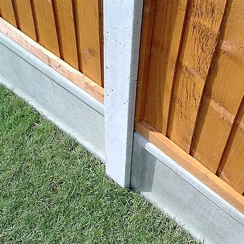 the owner of this pristine fence will not need to worry about how to replace a fence panel, replacing a fence panel or replacing fence panels in concrete posts anytime soon