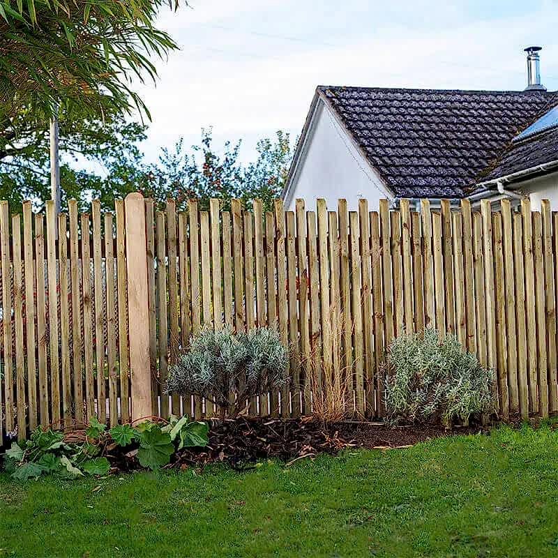 This image shows one of our coastal fencing ideas which include coastal fencing, beach fencing and the best fencing for coastal areas