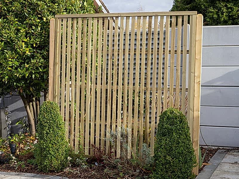 this safety barrier fencing is ideal as a safety fence for garden, pool safety fence or garden safety fence to help increase fence safety