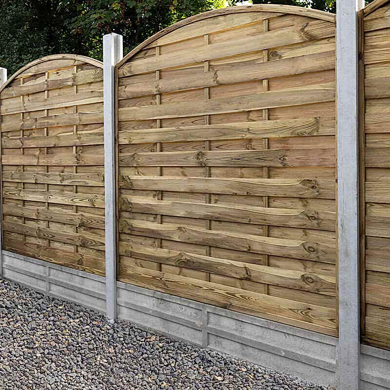 Wooden fence panel with decorative top Wooden fence panel with decorative top