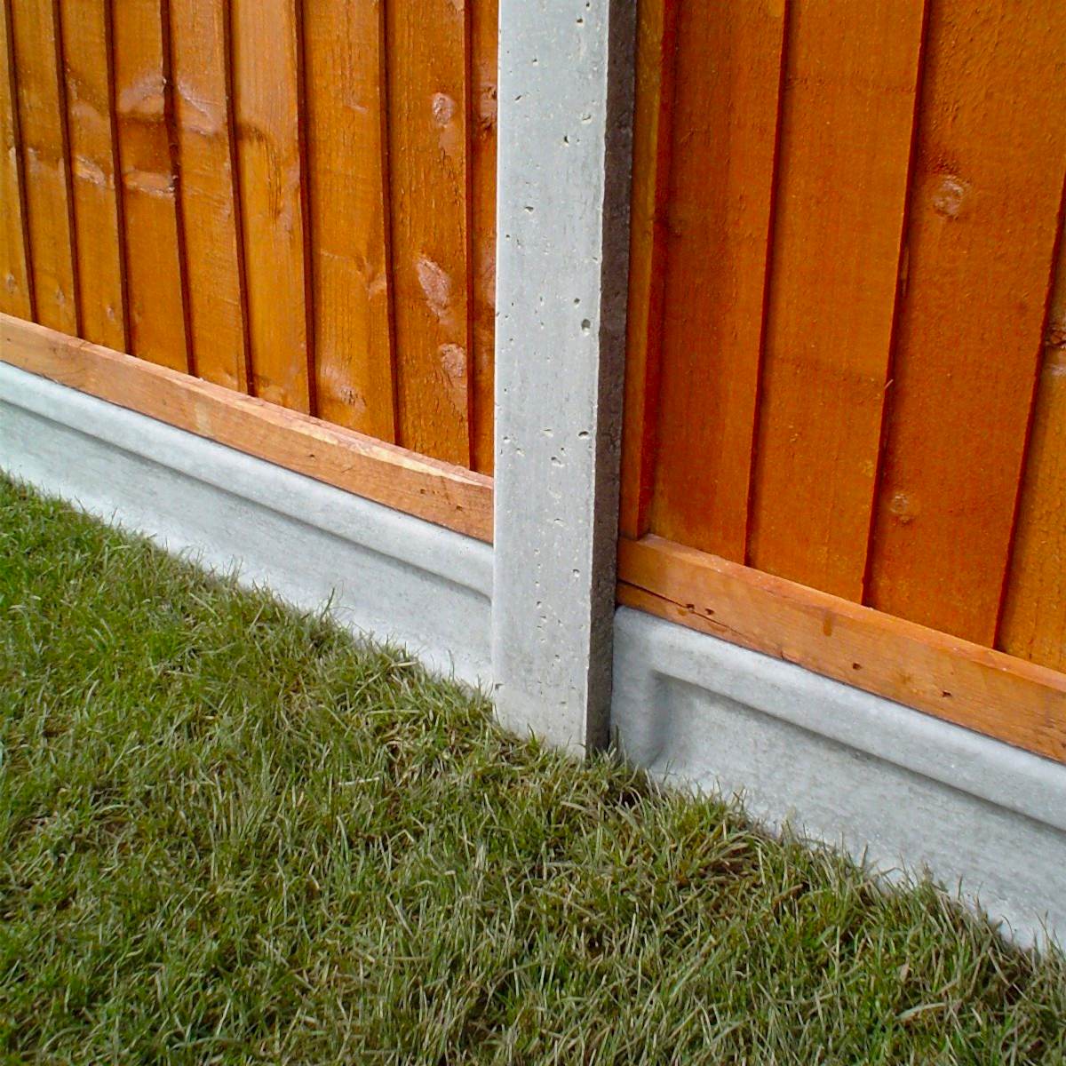 Concrete gravel board