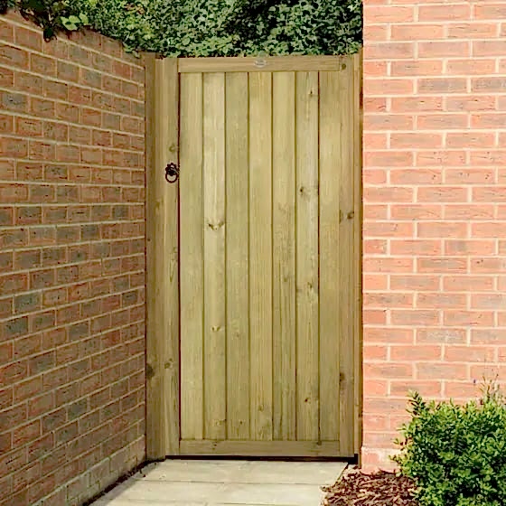 Vertical tongue and groove side gates Vertical tongue and groove side gates