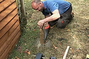 How to replace rotten or damaged fence posts
